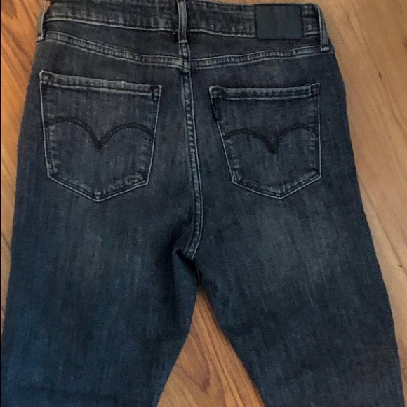 Black high waisted levi’s jeans - Picture 5 of 5